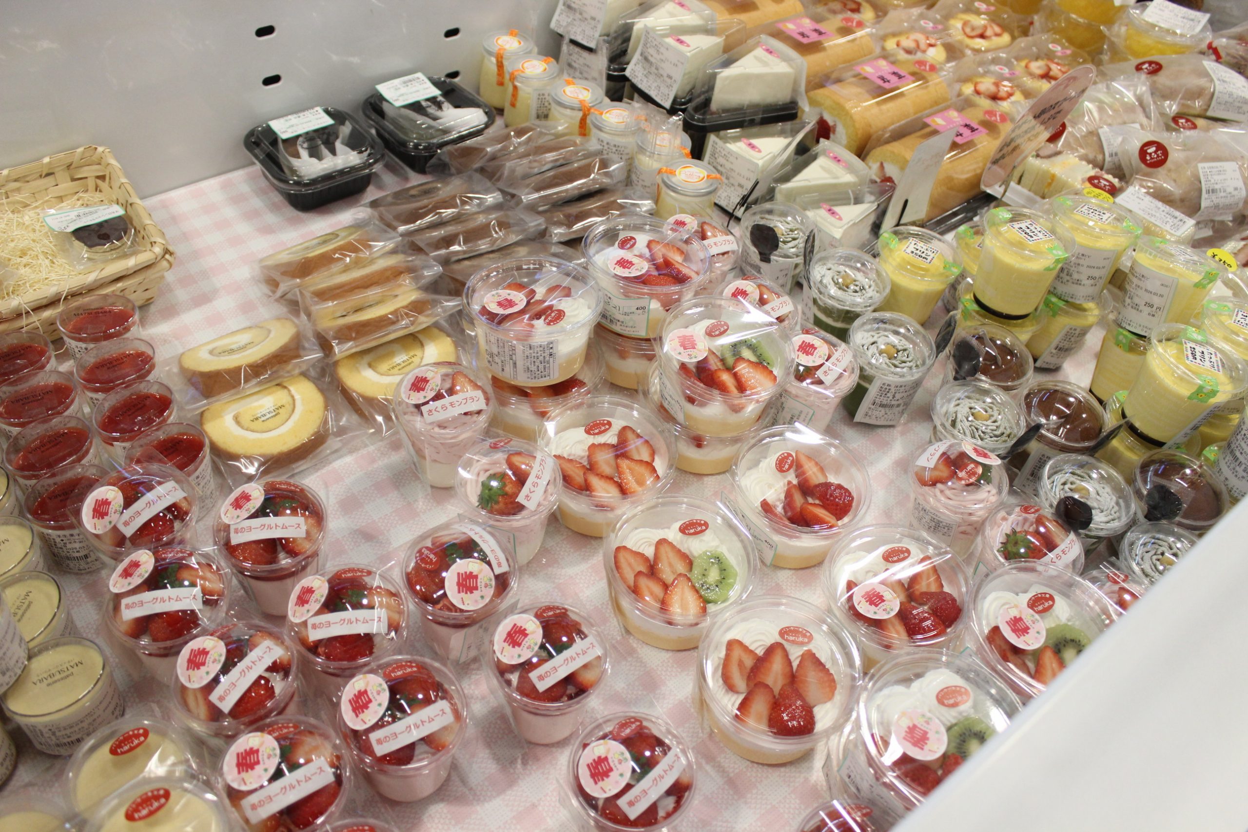 【イベント情報】春のスイーツ・パン特集実施中です!